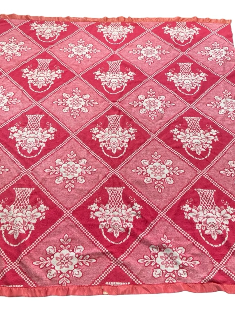 Vintage 1960s pink and cream reversible flower basket blanket 63 x 78